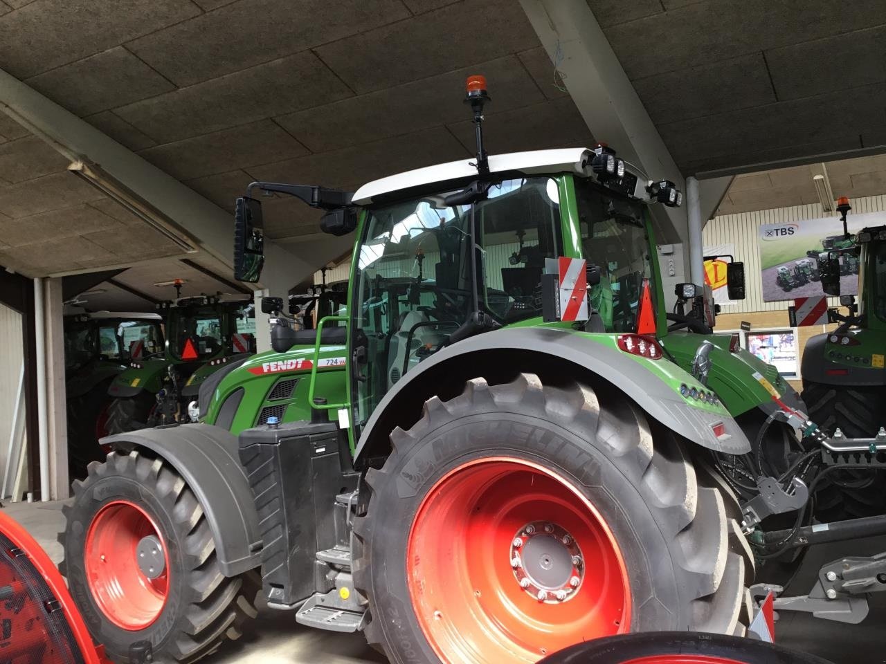 Traktor Türe ait Fendt 724 GEN 6, Gebrauchtmaschine içinde Grindsted (resim 5)