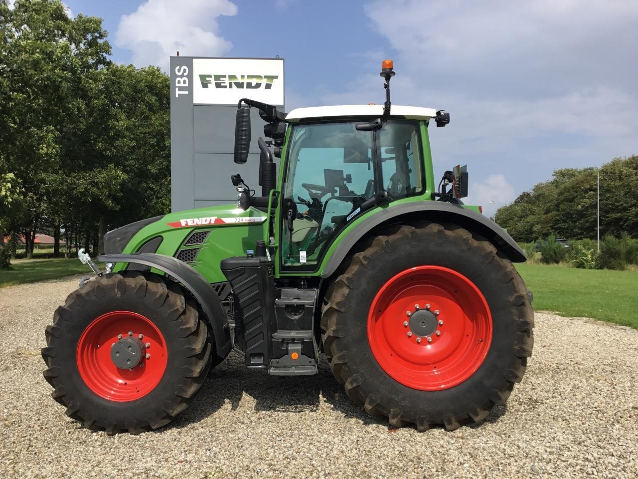 Traktor des Typs Fendt 724 GEN 6, Gebrauchtmaschine in Grindsted (Bild 1)