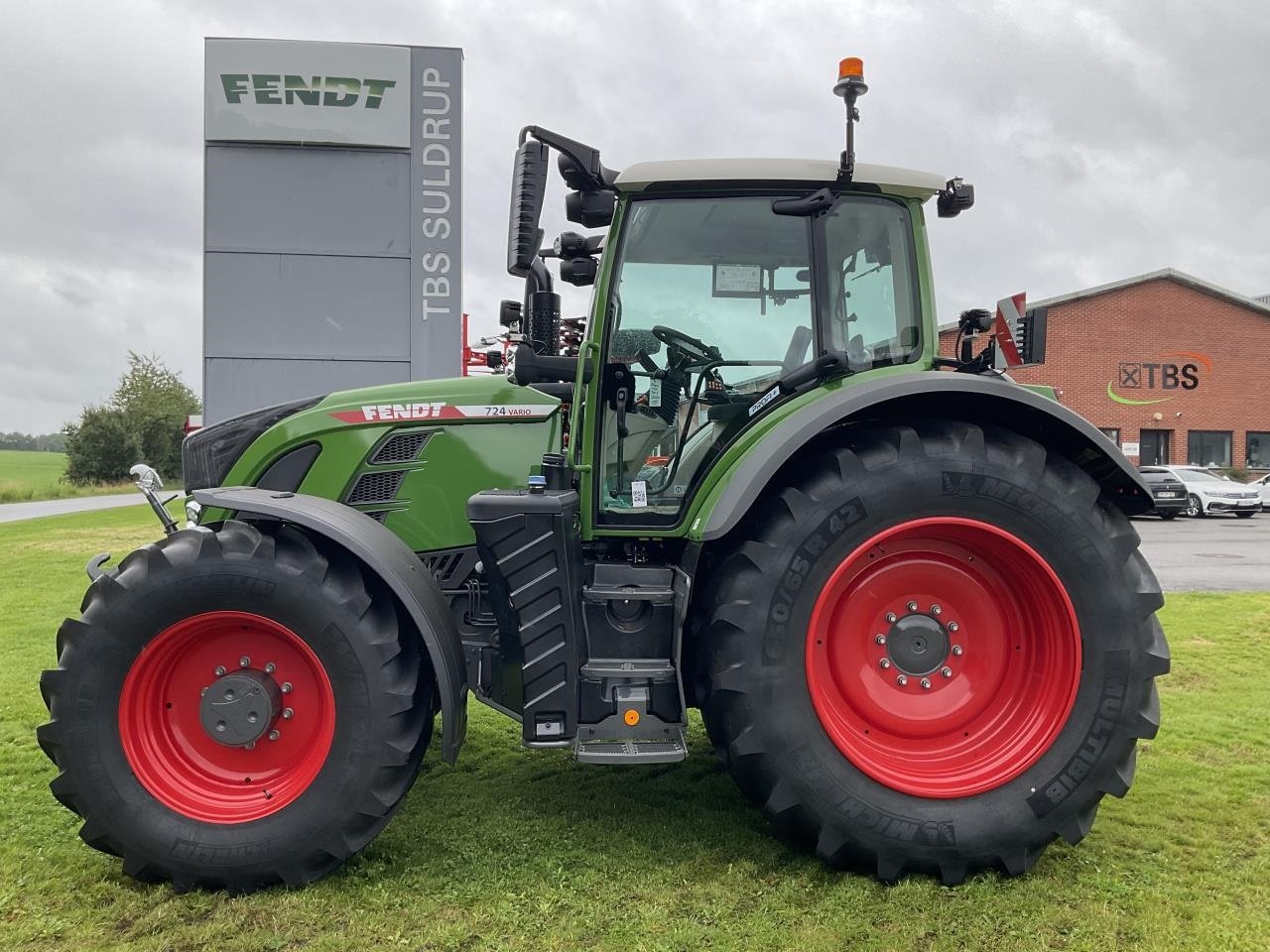 Traktor of the type Fendt 724 GEN 6, Gebrauchtmaschine in Suldrup (Picture 1)