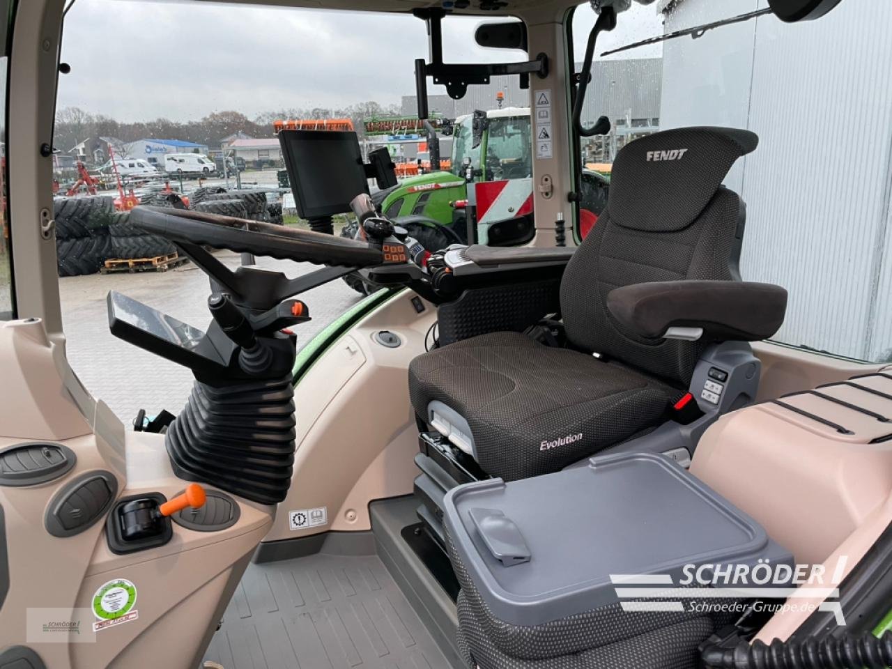 Traktor του τύπου Fendt 724 GEN6 PROFI PLUS, Gebrauchtmaschine σε Jade OT Schweiburg (Φωτογραφία 5)