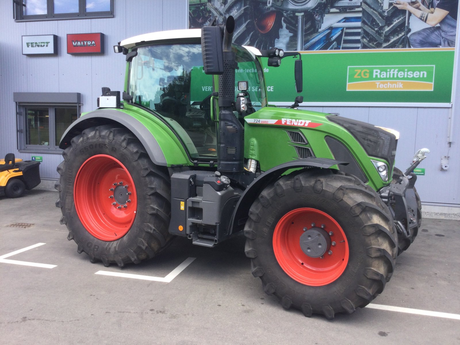 Traktor του τύπου Fendt 724 Gen6 Profi Plus, Gebrauchtmaschine σε Mühlhausen-Ehingen (Φωτογραφία 3)