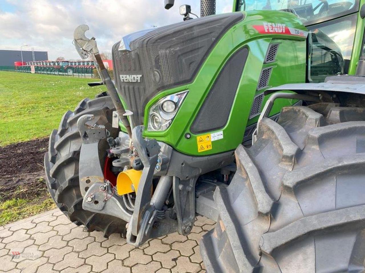 Traktor of the type Fendt 724 PROFI PLUS GEN.6, Gebrauchtmaschine in Oyten (Picture 2)