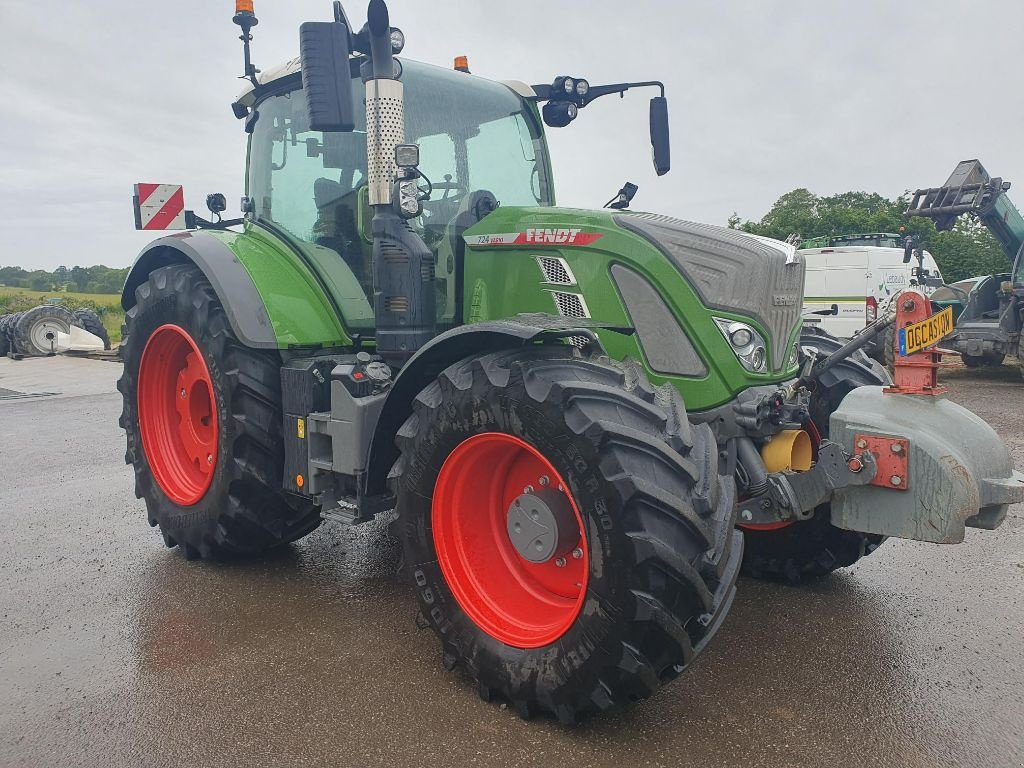 Traktor tip Fendt 724 PROFI PLUS S6, Gebrauchtmaschine in DOMFRONT (Poză 2)