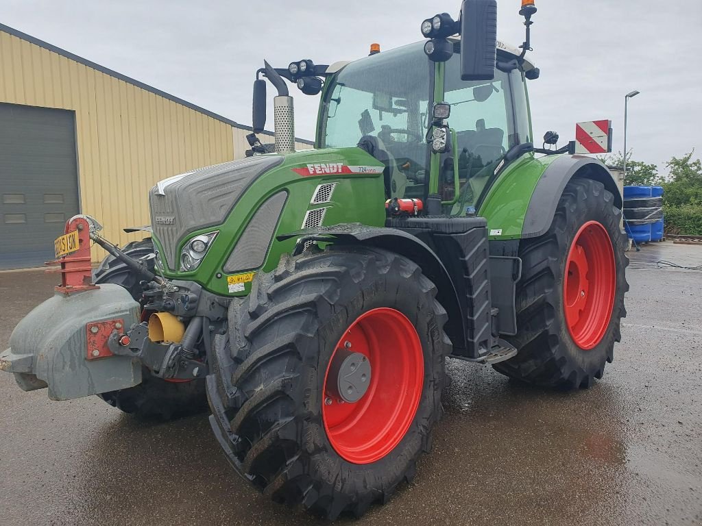 Traktor tip Fendt 724 PROFI PLUS S6, Gebrauchtmaschine in DOMFRONT (Poză 1)