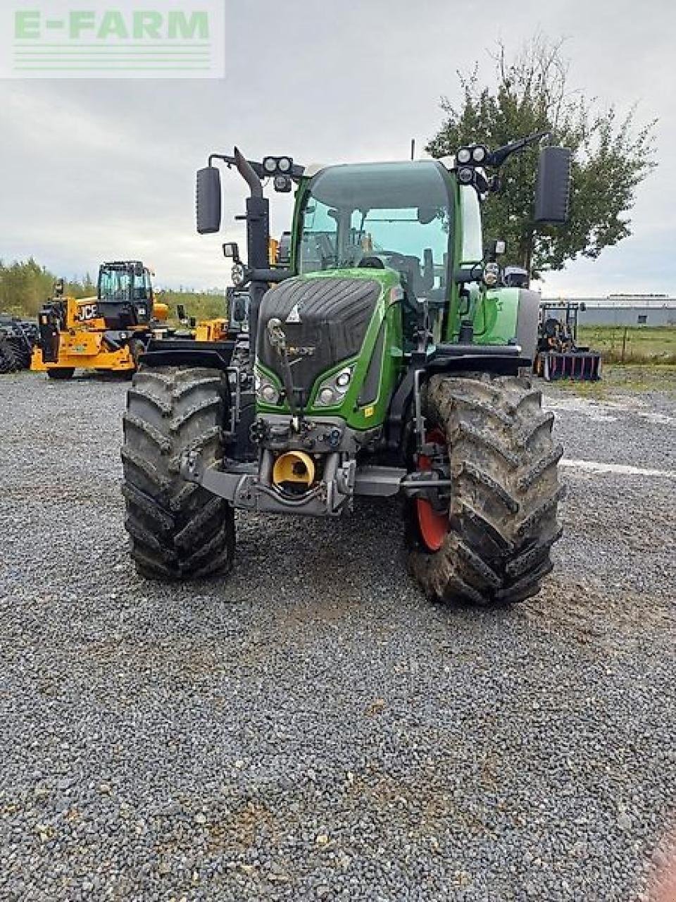 Traktor des Typs Fendt 724 profi plus, Gebrauchtmaschine in SKARBIMIERZ – OSIEDLE (Bild 2)