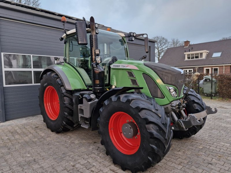 Traktor типа Fendt 724 profi S4, Gebrauchtmaschine в Daarle (Фотография 1)