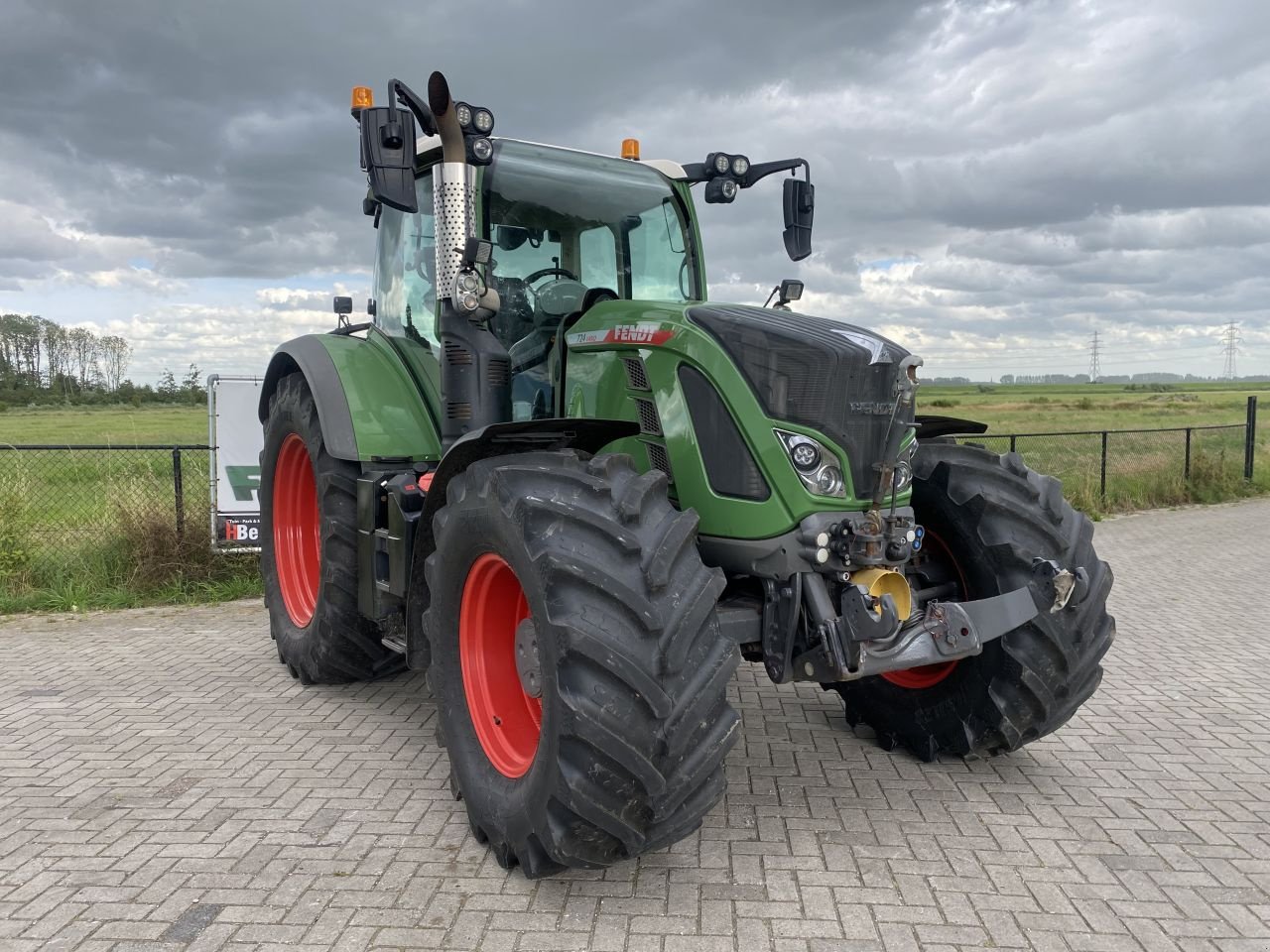 Traktor типа Fendt 724 profiplus s4, Gebrauchtmaschine в Wapenveld (Фотография 3)