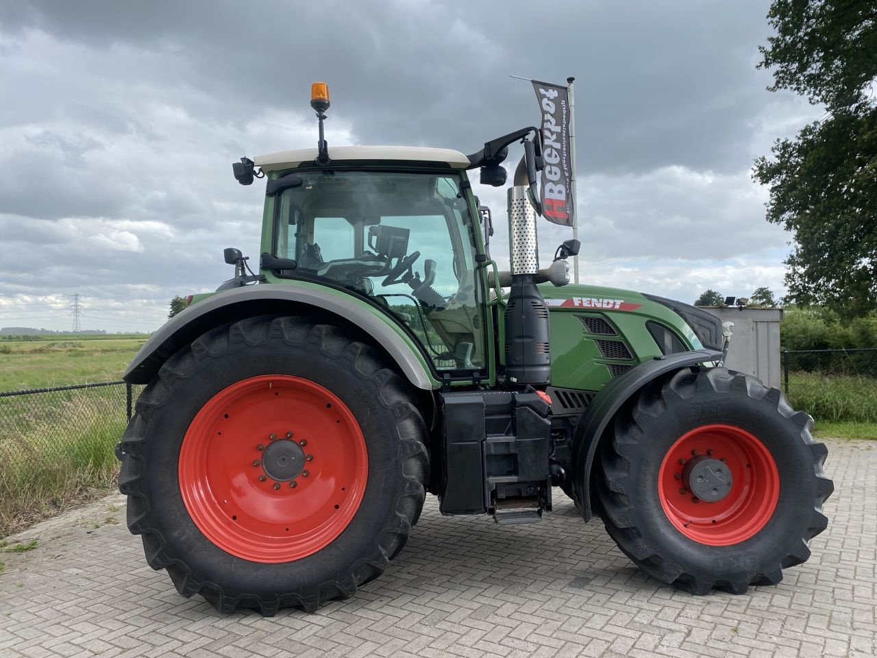 Traktor tipa Fendt 724 profiplus s4, Gebrauchtmaschine u Wapenveld (Slika 4)