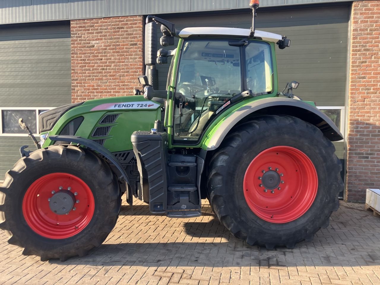 Traktor Türe ait Fendt 724 profiplus, Gebrauchtmaschine içinde Wapenveld (resim 4)