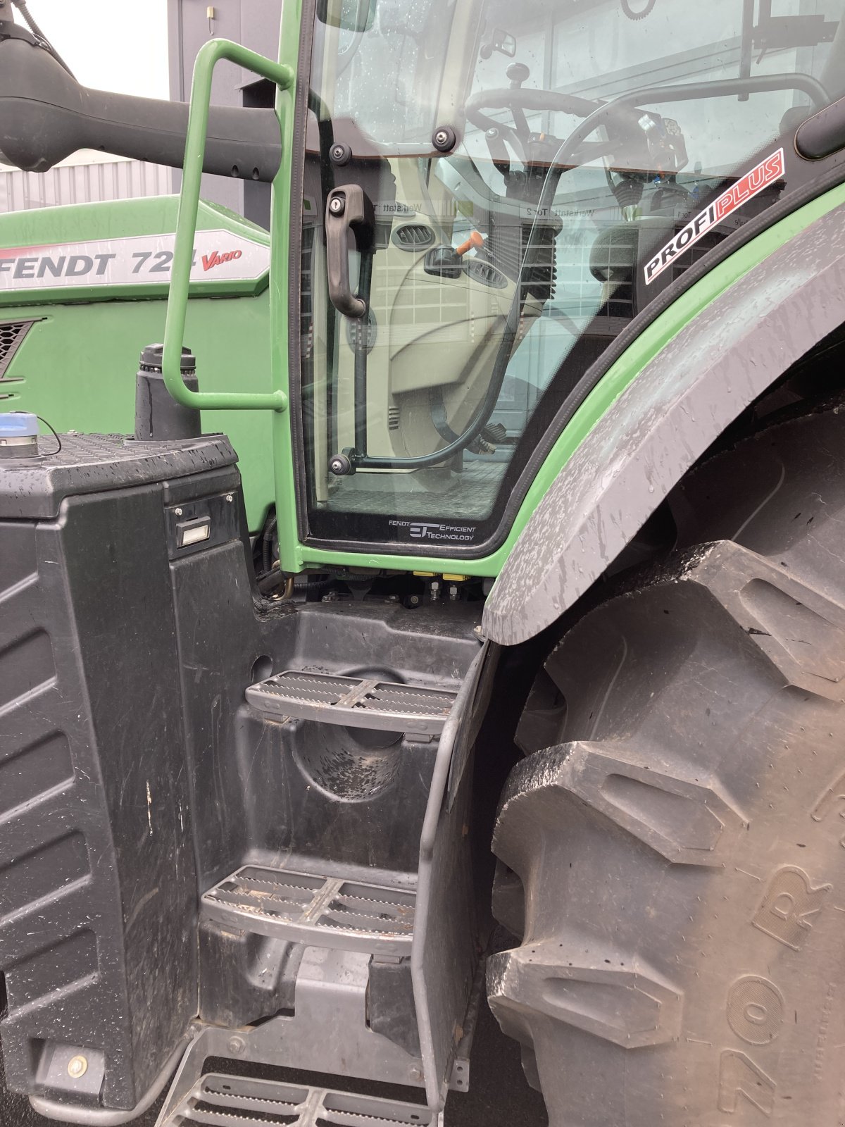 Traktor van het type Fendt 724 S4 Profi Plus RTK, Gebrauchtmaschine in Wülfershausen an der Saale (Foto 18)