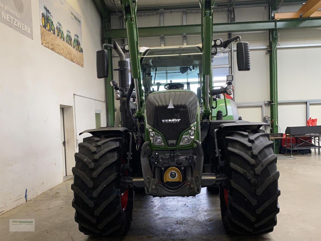 Traktor des Typs Fendt 724 S4 Profi Plus, Gebrauchtmaschine in Bad Wildungen - Wega (Bild 2)