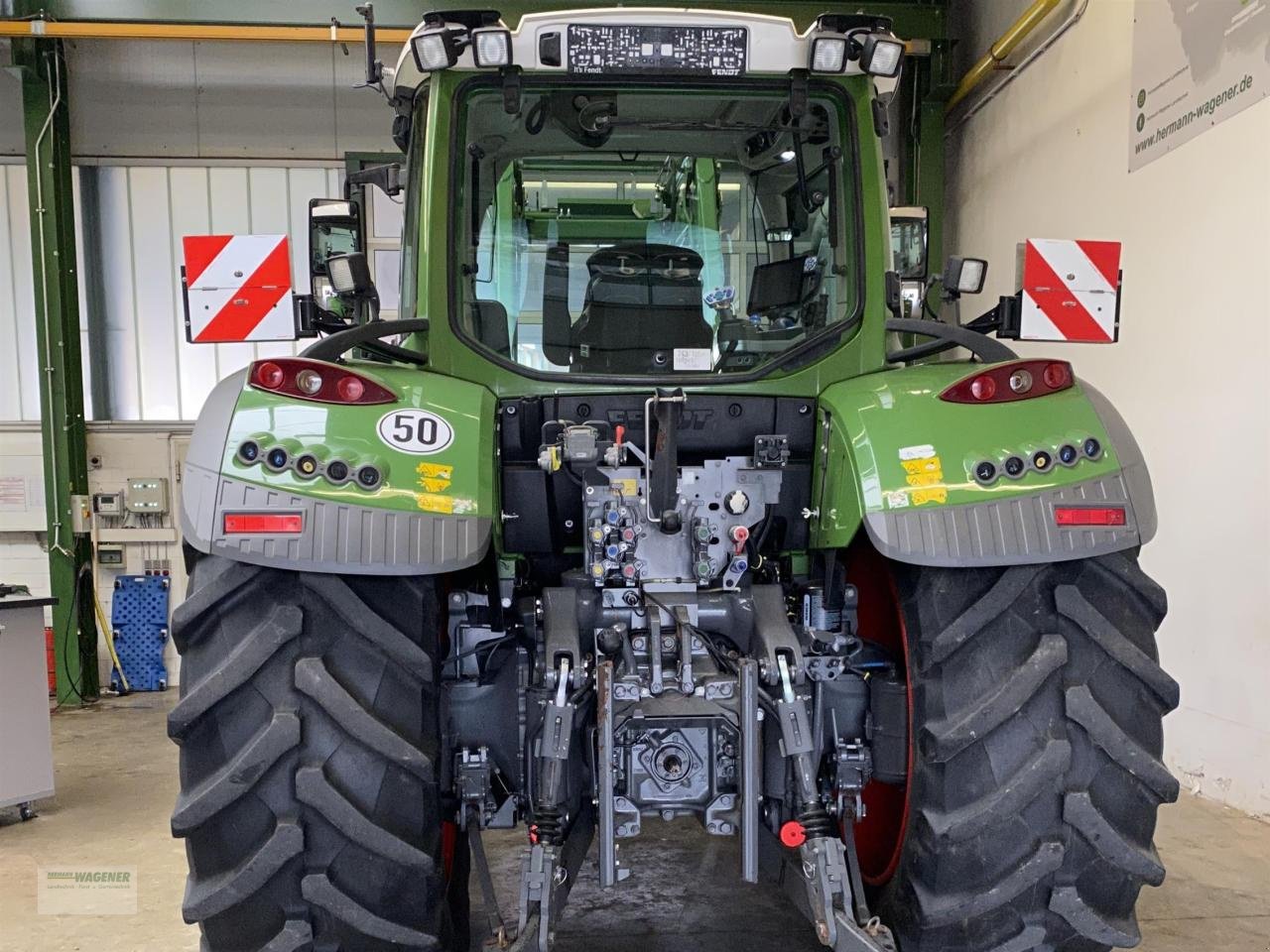 Traktor of the type Fendt 724 S4 Profi Plus, Gebrauchtmaschine in Bad Wildungen - Wega (Picture 3)