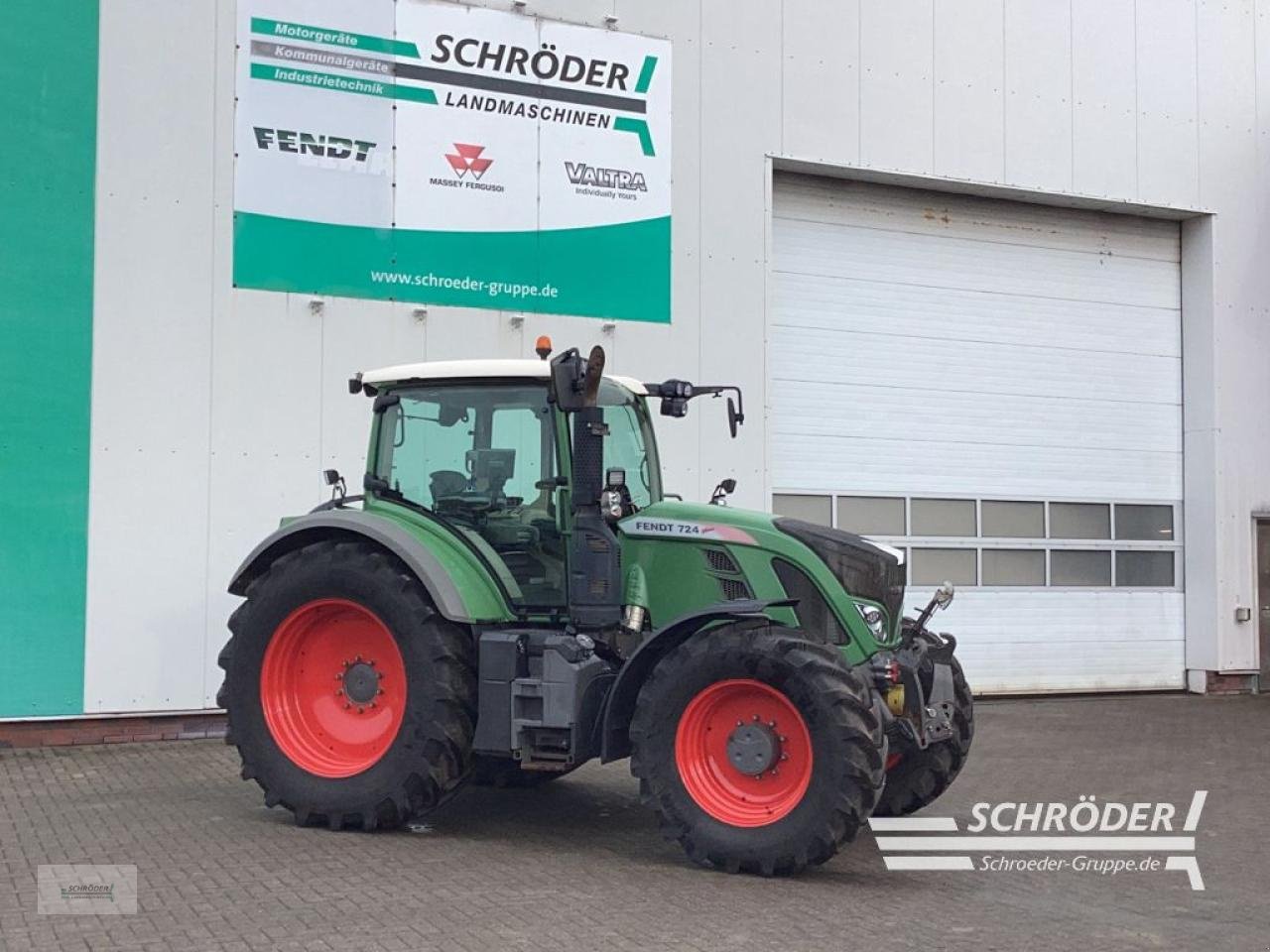 Traktor des Typs Fendt 724 S4 PROFI PLUS, Gebrauchtmaschine in Norden (Bild 2)