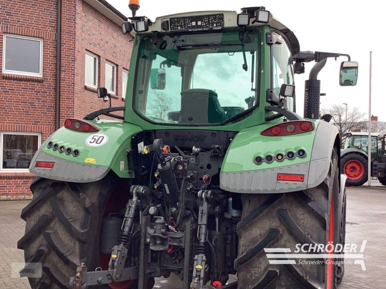 Traktor des Typs Fendt 724 S4 PROFI PLUS, Gebrauchtmaschine in Norden (Bild 3)