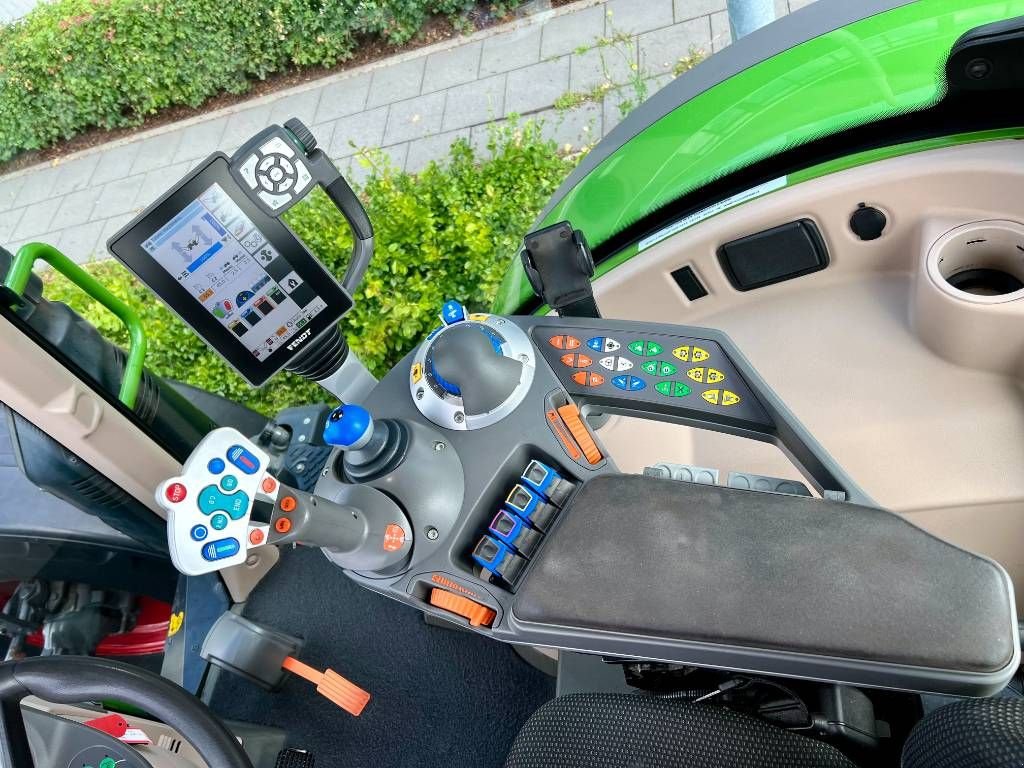 Traktor van het type Fendt 724 S4 Profi, Gebrauchtmaschine in Nijkerkerveen (Foto 10)