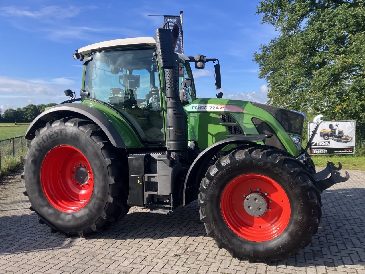 Traktor of the type Fendt 724 scr, Gebrauchtmaschine in Wapenveld (Picture 1)