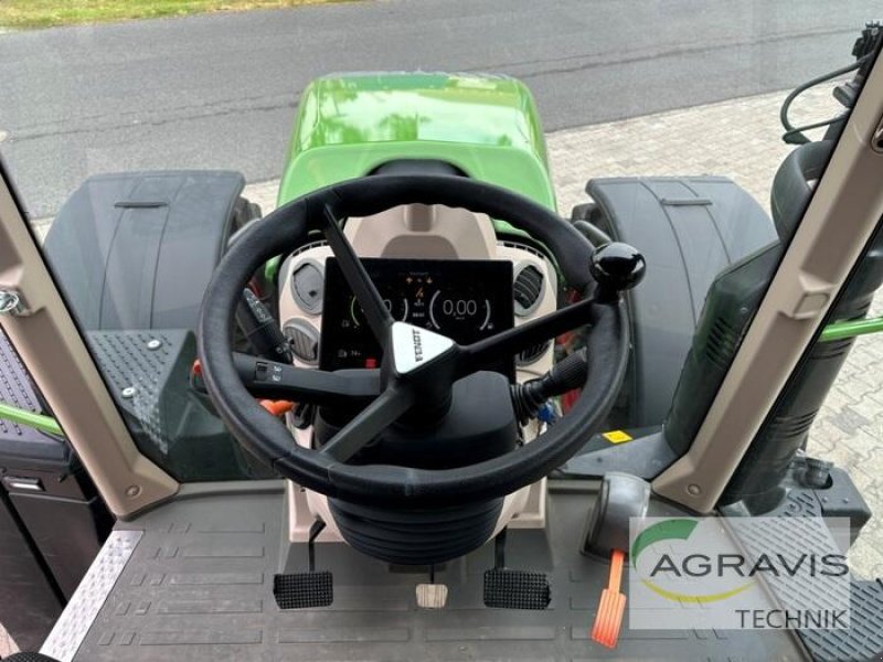 Traktor of the type Fendt 724 VARIO GEN-6 PROFI+ SET-2, Gebrauchtmaschine in Meppen (Picture 12)