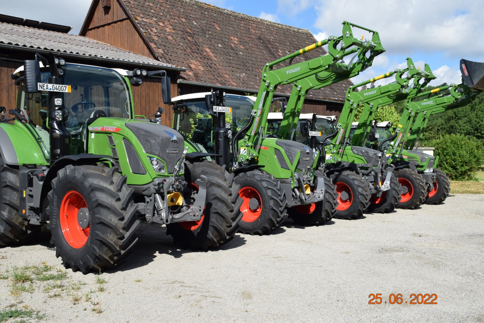 Traktor des Typs Fendt 724 Vario Gen6  Neumaschine, Neumaschine in Dietersheim (Bild 2)