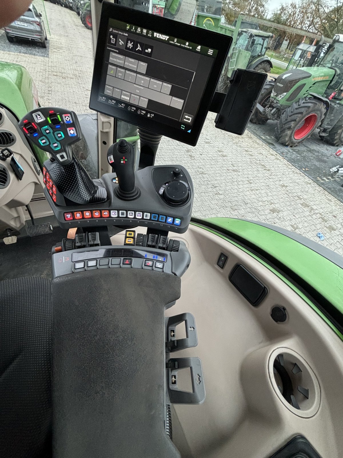 Traktor del tipo Fendt 724 Vario Gen6 Power Plus, Gebrauchtmaschine In Bad Oldesloe (Immagine 8)