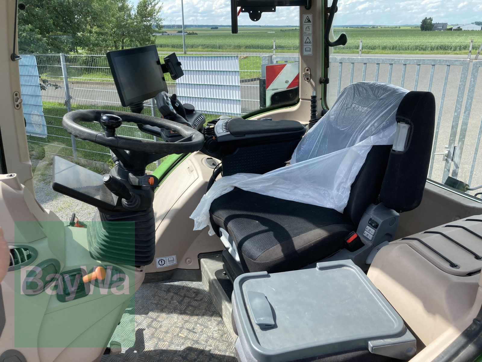 Traktor του τύπου Fendt 724 Vario Gen6 Profi Plus, Gebrauchtmaschine σε Giebelstadt (Φωτογραφία 10)