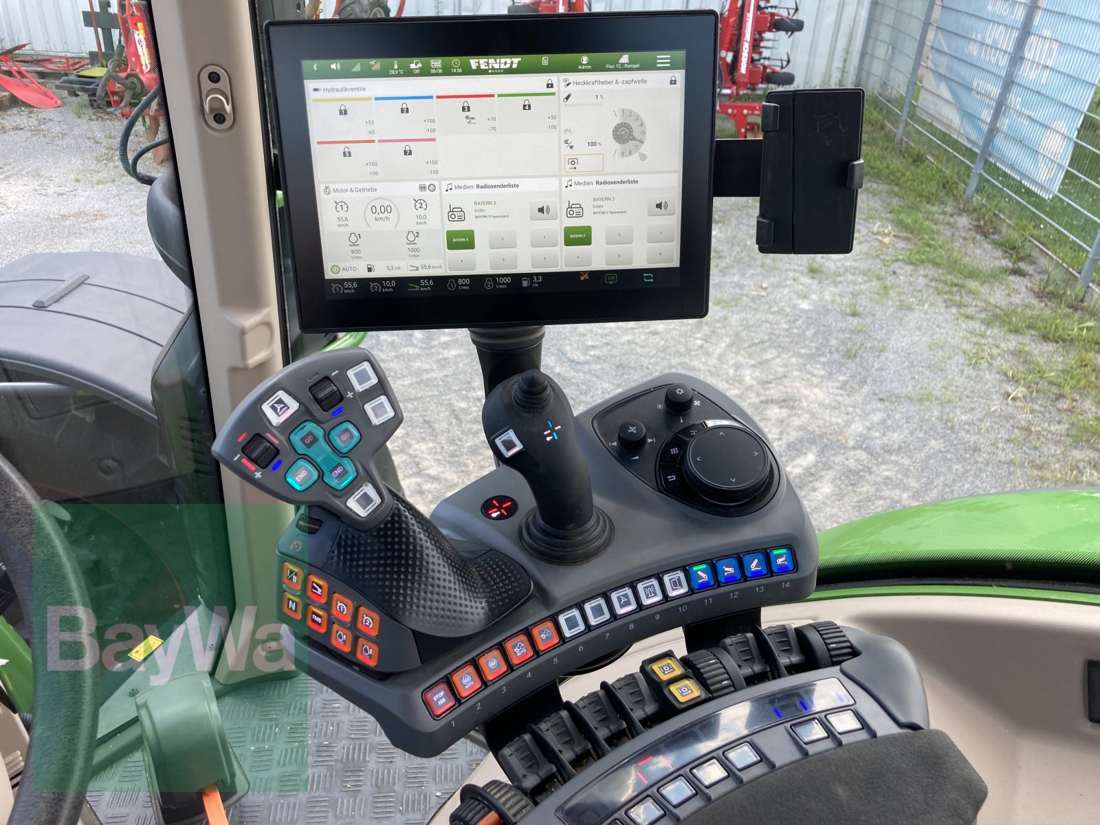 Traktor του τύπου Fendt 724 Vario Gen6 Profi Plus, Gebrauchtmaschine σε Giebelstadt (Φωτογραφία 13)