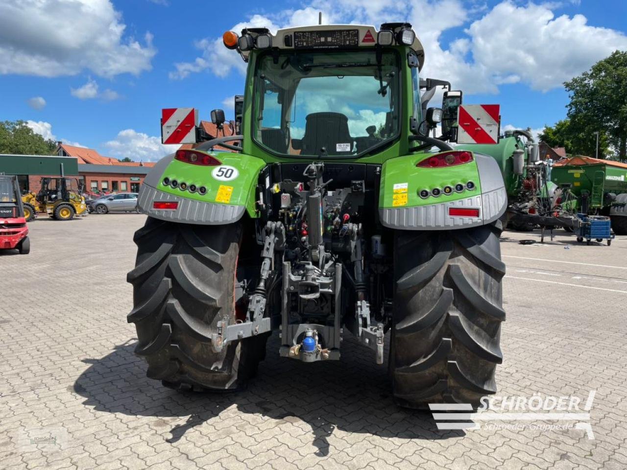 Traktor типа Fendt 724 VARIO GEN6 PROFI PLUS, Gebrauchtmaschine в Völkersen (Фотография 3)