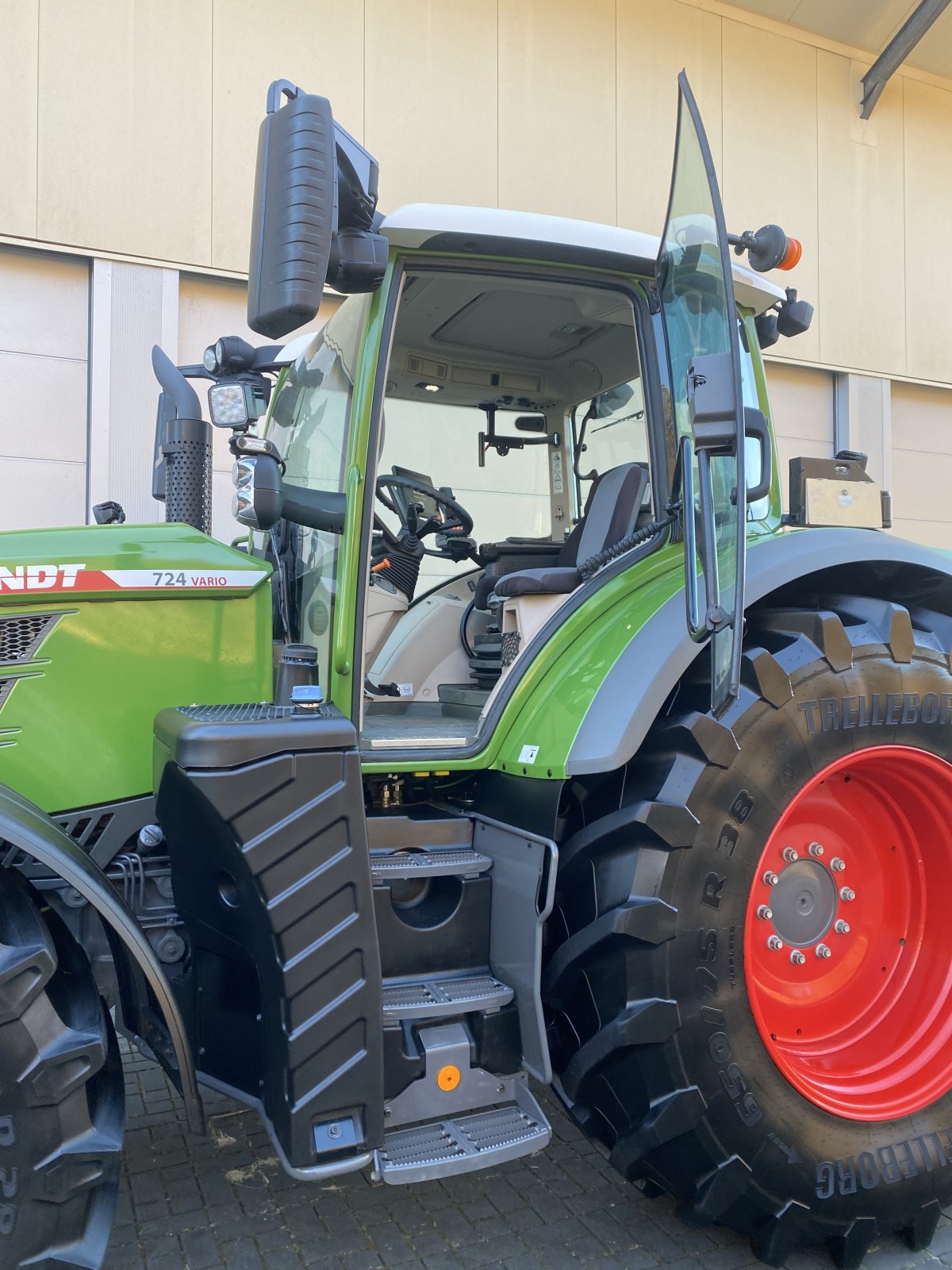 Traktor typu Fendt 724 Vario Gen.6 Profi+ Setting2 Profiplus Vollausstattung, EZ 2024, RTK, Gebrauchtmaschine w Weigendorf (Zdjęcie 9)