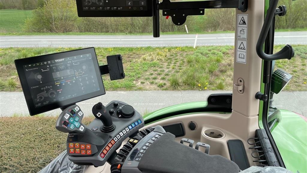 Traktor of the type Fendt 724 Vario Gen6 Profi+ Setting2, Gebrauchtmaschine in Tommerup (Picture 4)