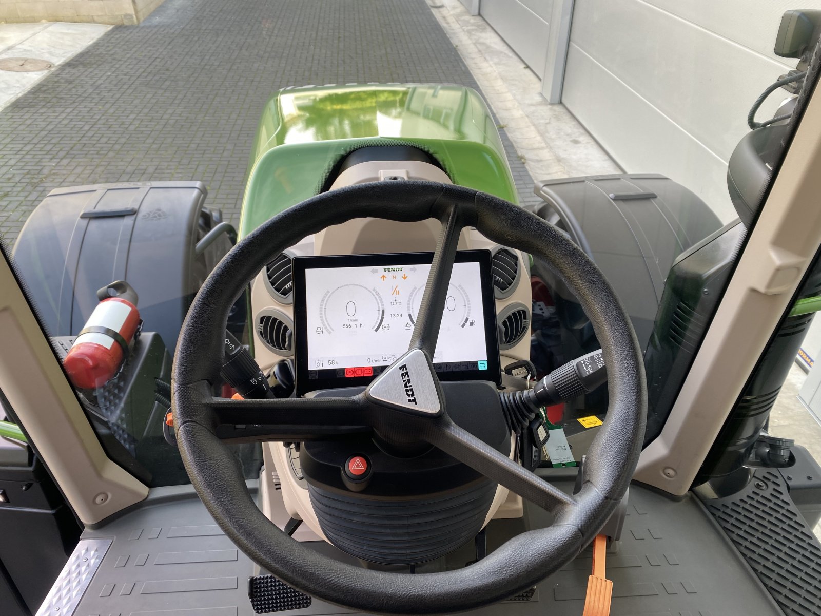 Traktor des Typs Fendt 724 Vario Gen.6 Profiplus Profi+ Setting2 RTK Infotainment 193 Ltr. Evolution Sitz, Gebrauchtmaschine in Weigendorf (Bild 2)