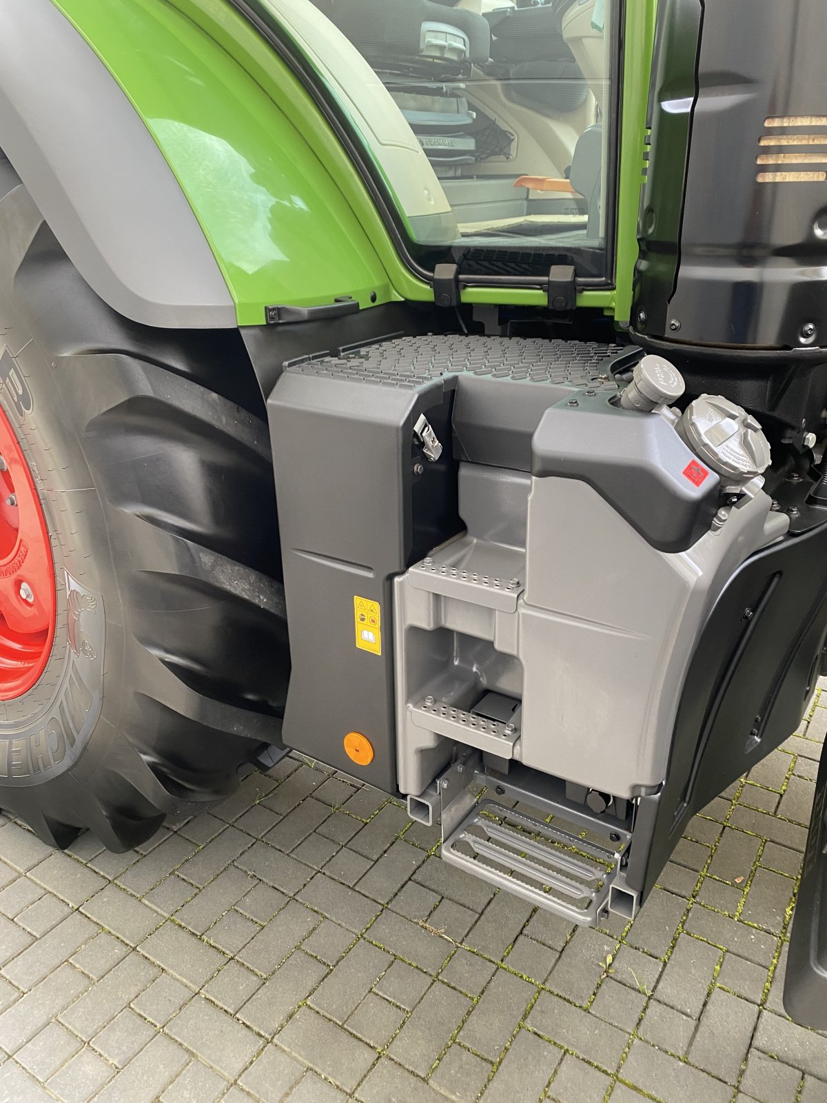 Traktor des Typs Fendt 724 Vario Gen.6 Profiplus Profi+ Setting2 RTK Infotainment 193 Ltr. Evolution Sitz, Gebrauchtmaschine in Weigendorf (Bild 12)