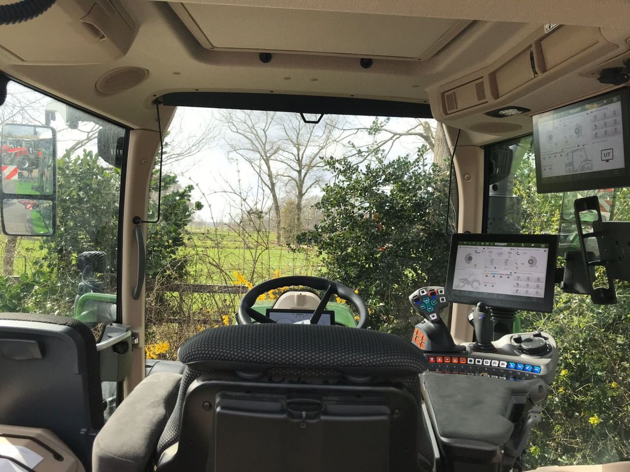 Traktor of the type Fendt 724 Vario Gen6 ProfiPlus settin, Gebrauchtmaschine in Achterveld (Picture 10)