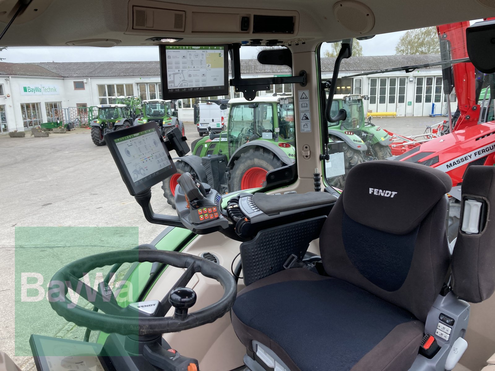 Traktor a típus Fendt 724 Vario Gen6 ProfiPlus Setting 2 + PTG Reifendruckregelanlage, Gebrauchtmaschine ekkor: Dinkelsbühl (Kép 13)