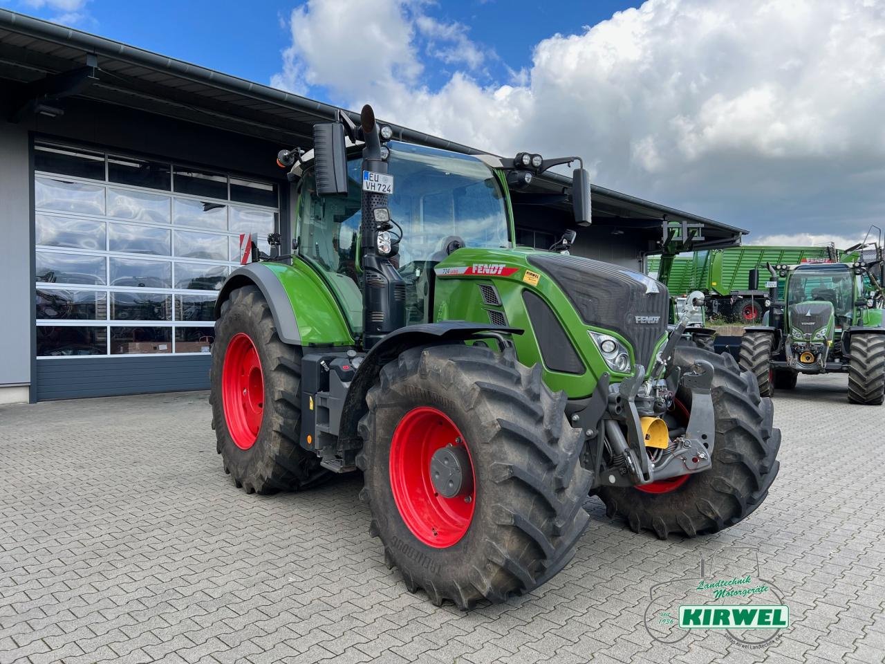 Traktor типа Fendt 724 Vario Gen6, Gebrauchtmaschine в Blankenheim (Фотография 1)