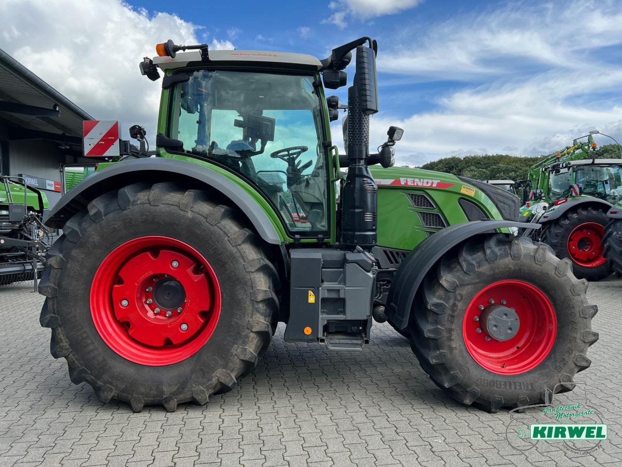 Traktor типа Fendt 724 Vario Gen6, Gebrauchtmaschine в Blankenheim (Фотография 3)