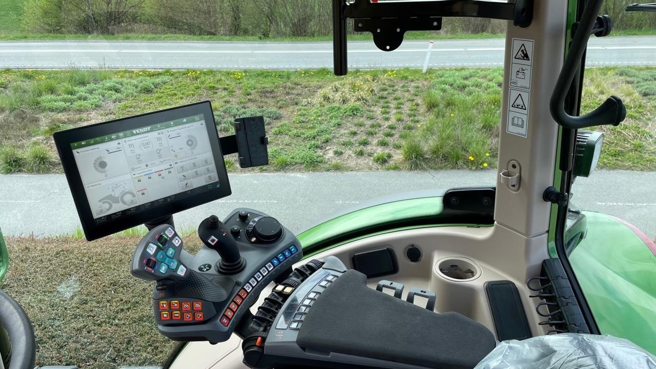 Traktor des Typs Fendt 724 VARIO GEN6, Gebrauchtmaschine in Suldrup (Bild 4)