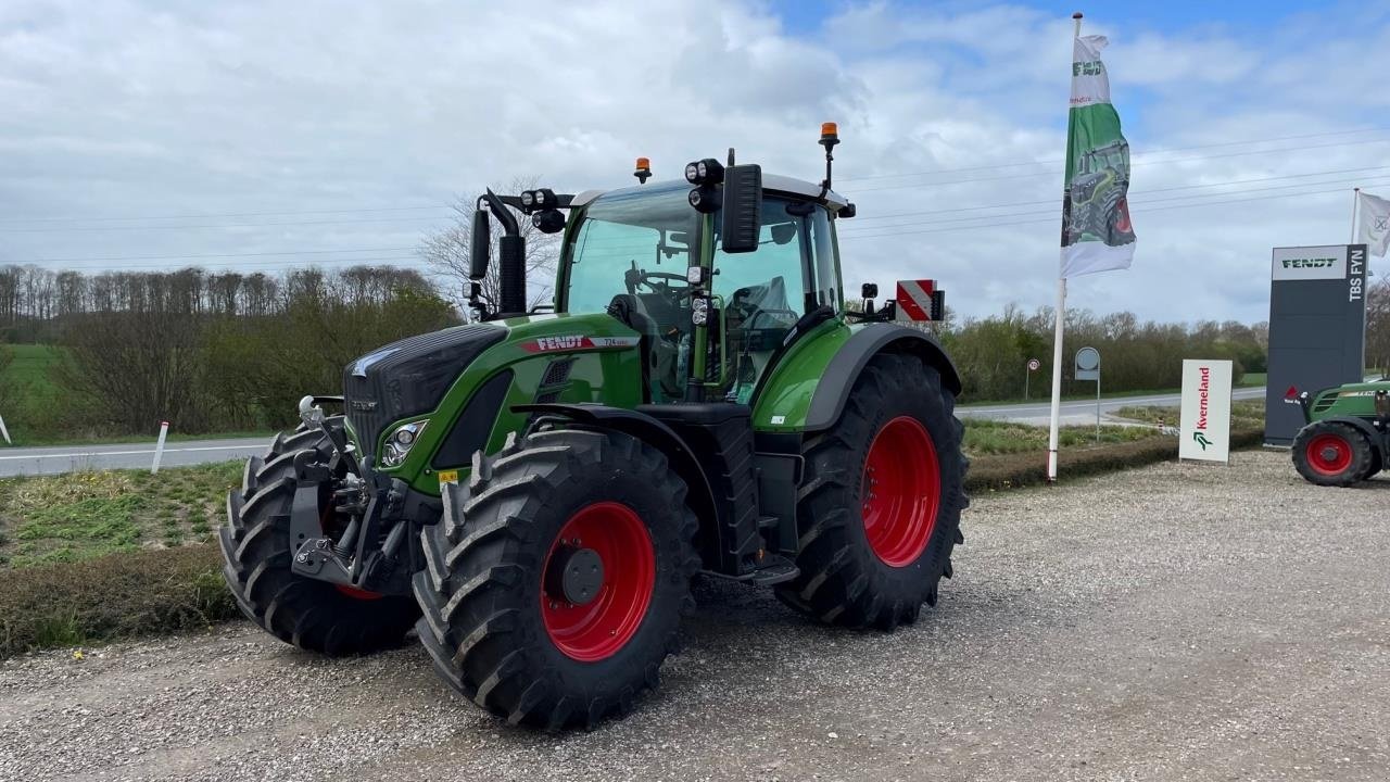 Traktor Türe ait Fendt 724 VARIO GEN6, Gebrauchtmaschine içinde Suldrup (resim 1)