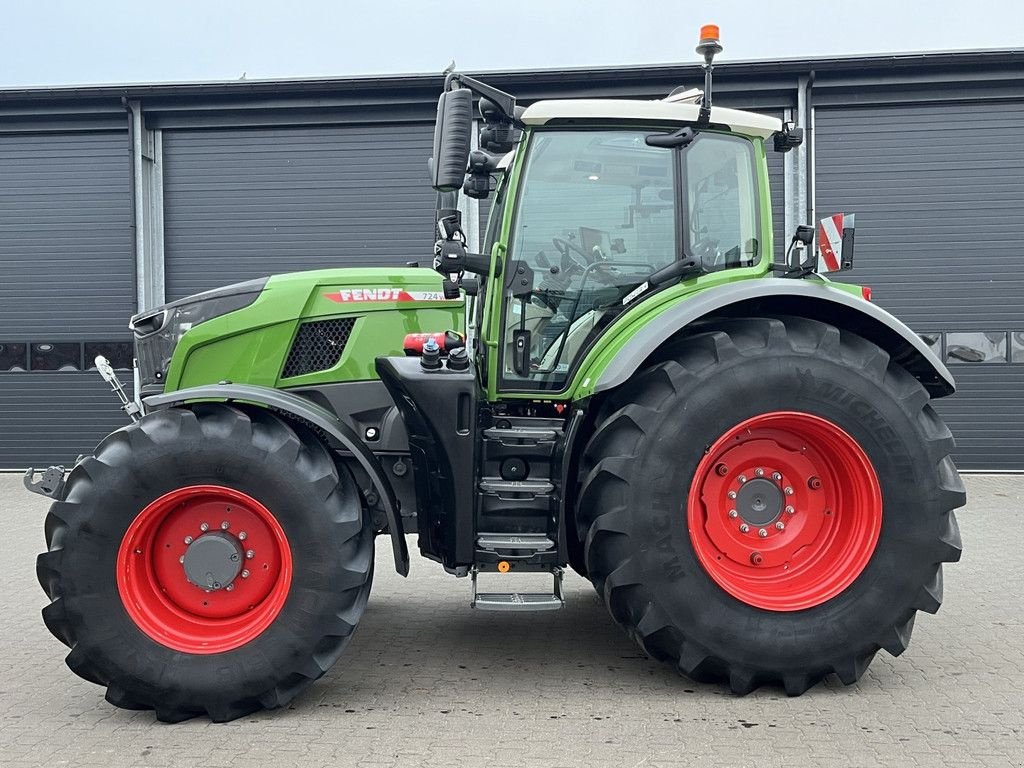 Traktor του τύπου Fendt 724 Vario Gen7, Gebrauchtmaschine σε Hapert (Φωτογραφία 2)