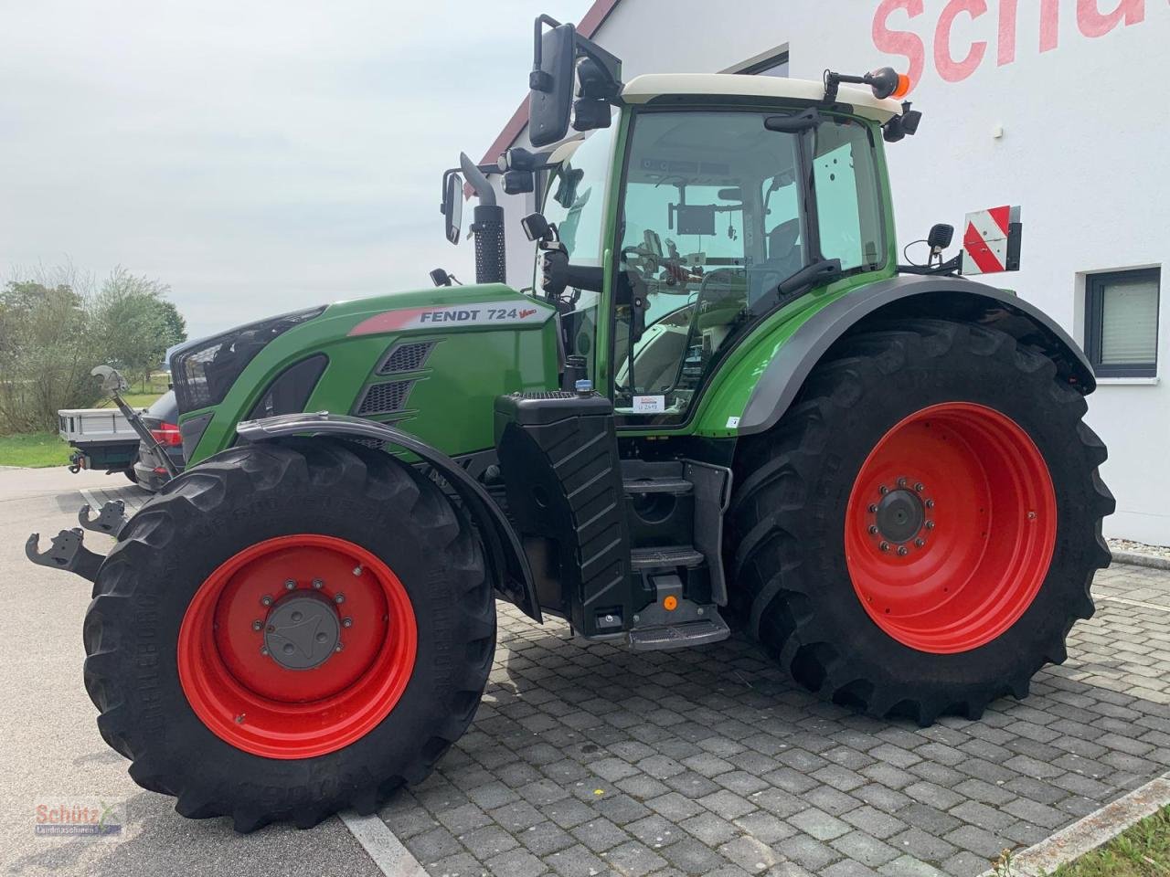 Traktor des Typs Fendt 724 Vario Power Plus GPS, Gebrauchtmaschine in Schierling (Bild 4)