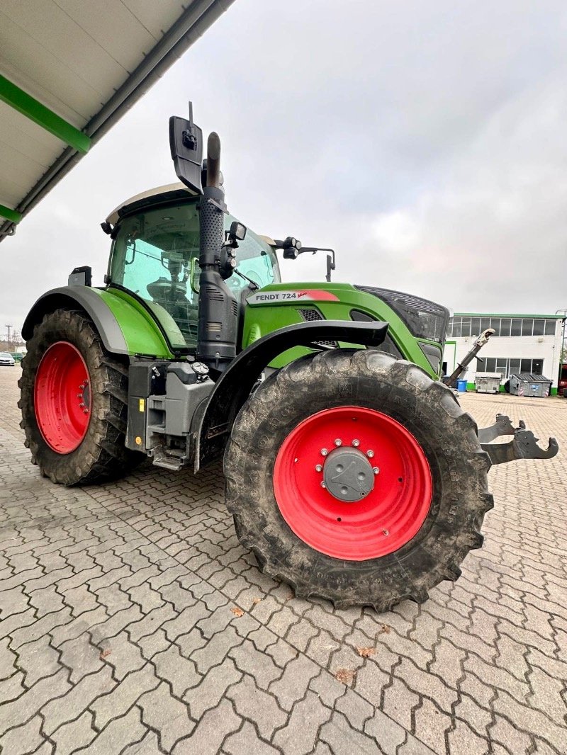 Traktor des Typs Fendt 724 Vario Power, Gebrauchtmaschine in Liebenwalde (Bild 1)