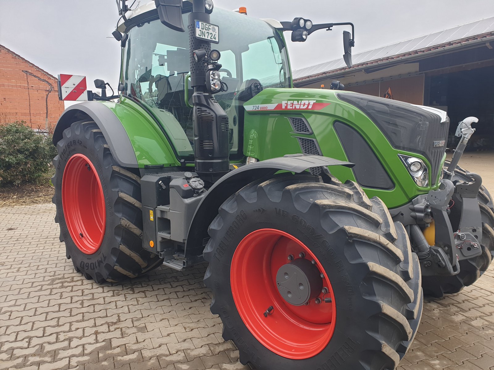 Traktor of the type Fendt 724 Vario PowerPlus, Gebrauchtmaschine in Niederviehbach (Picture 1)