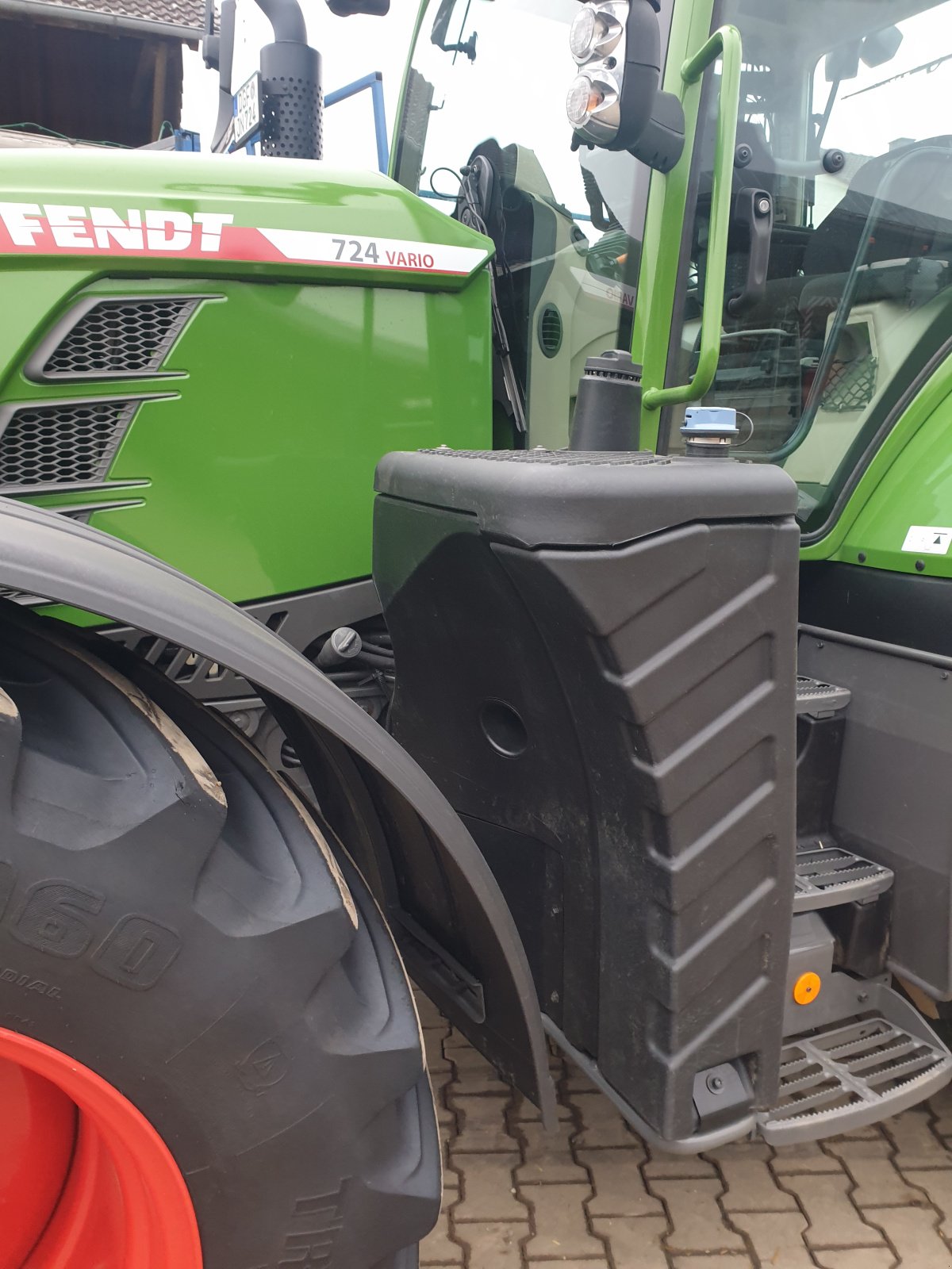 Traktor van het type Fendt 724 Vario PowerPlus, Gebrauchtmaschine in Niederviehbach (Foto 9)