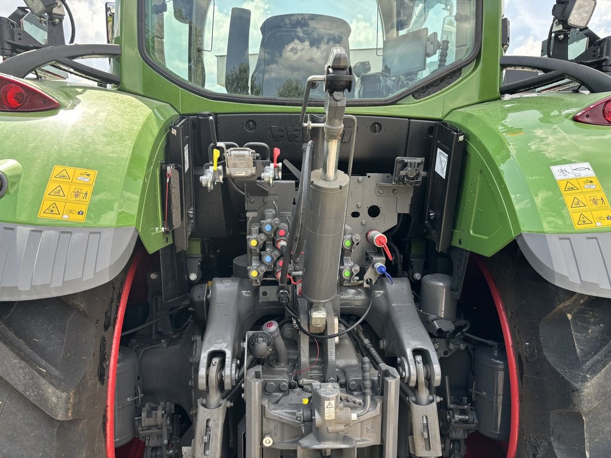 Traktor van het type Fendt 724 Vario Profi+, Vorführmaschine in Starrein (Foto 17)