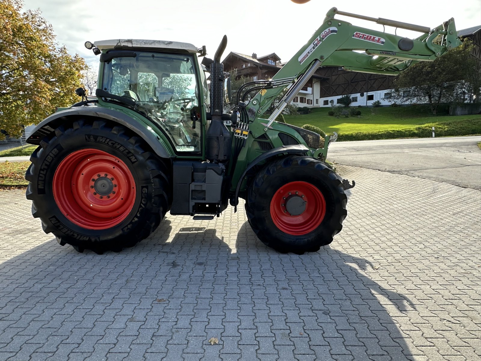 Traktor типа Fendt 724 Vario Profi Plus Unfall, Gebrauchtmaschine в Neureichenau (Фотография 8)