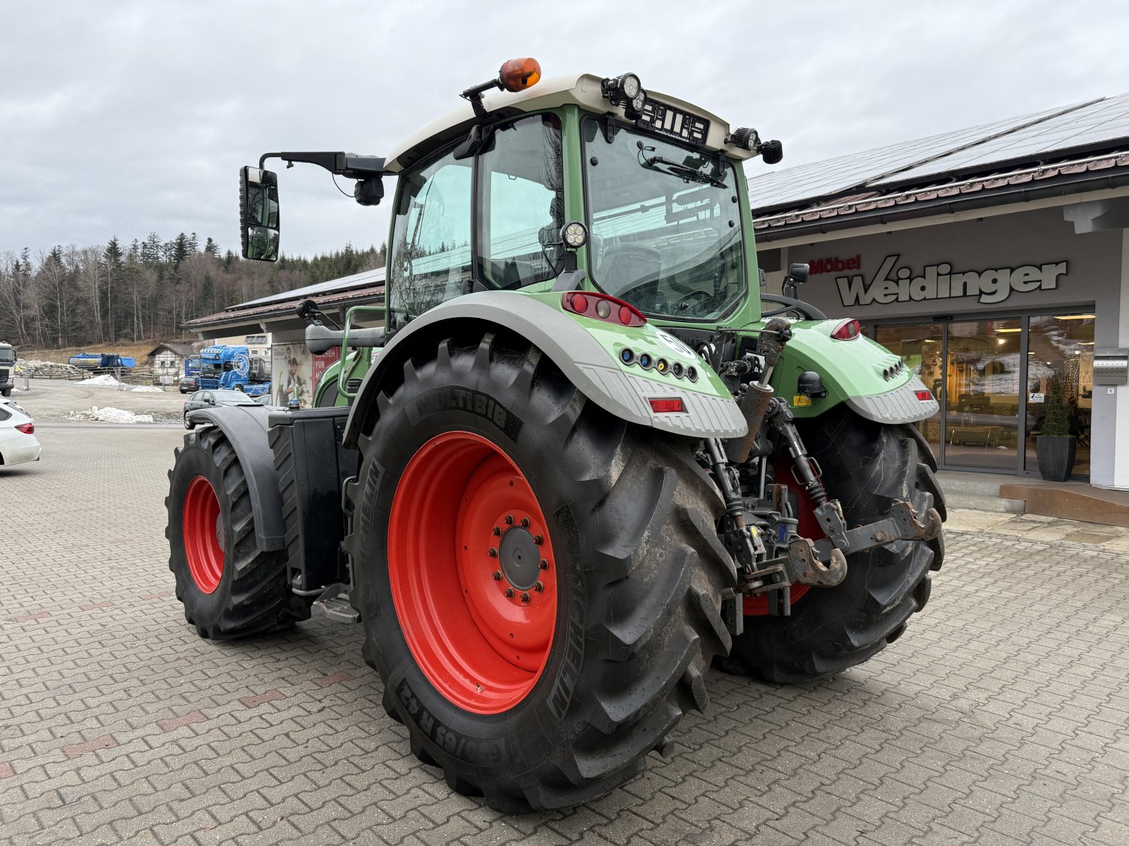 Traktor des Typs Fendt 724 Vario Profi Plus Unfall, Gebrauchtmaschine in Neureichenau (Bild 3)