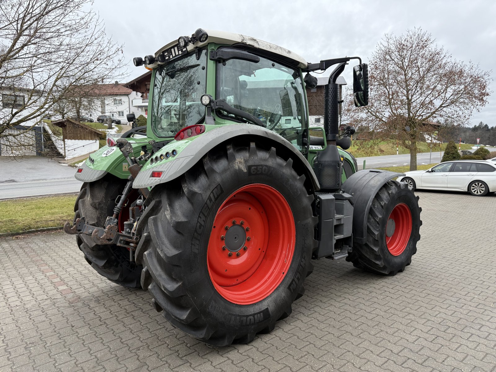 Traktor des Typs Fendt 724 Vario Profi Plus Unfall, Gebrauchtmaschine in Neureichenau (Bild 5)