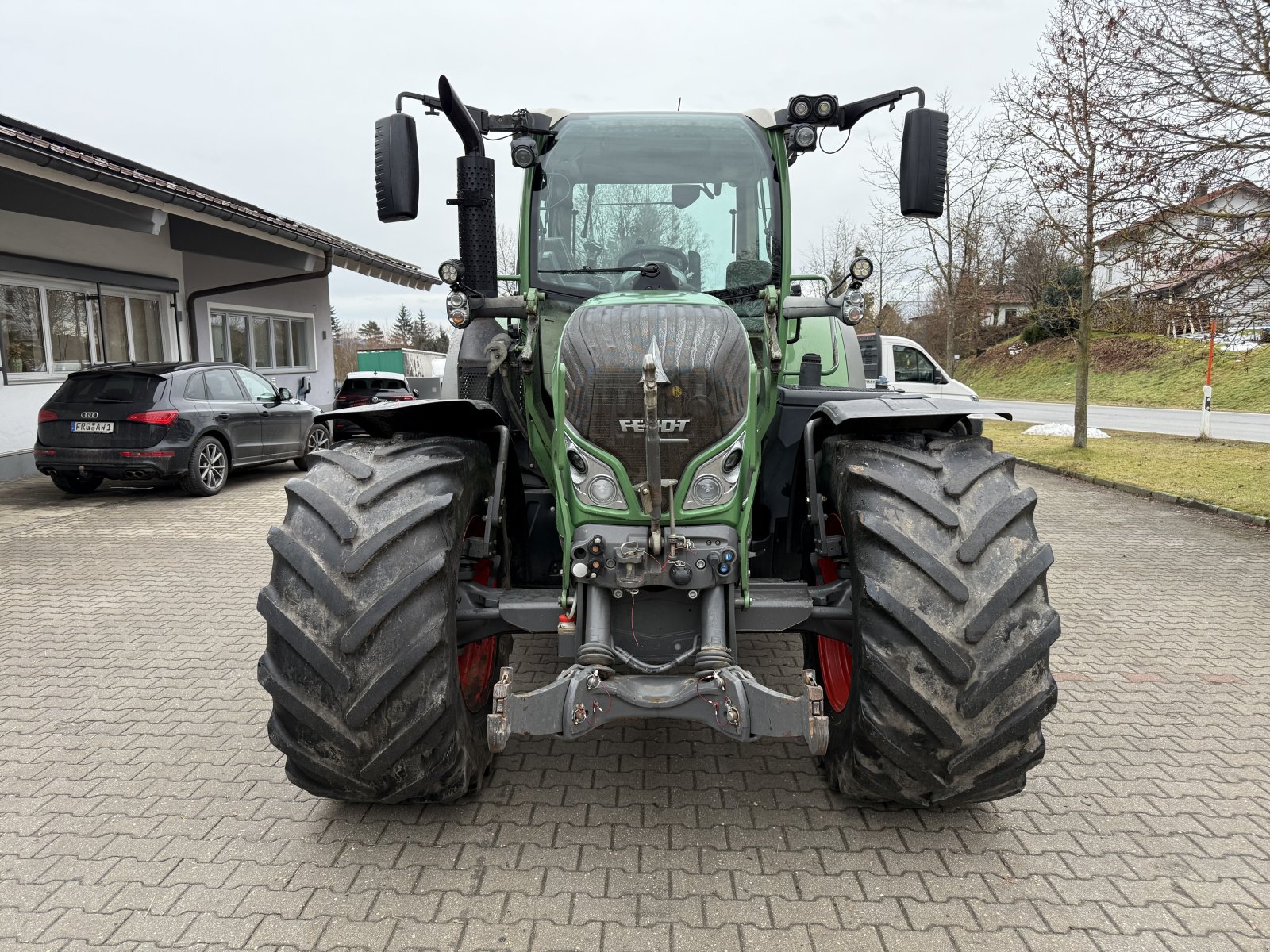 Traktor des Typs Fendt 724 Vario Profi Plus Unfall, Gebrauchtmaschine in Neureichenau (Bild 9)