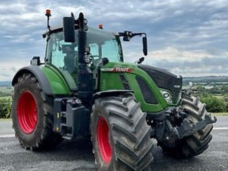 Traktor des Typs Fendt 724 VARIO PROFI PLUS, Gebrauchtmaschine in Monferran-Savès (Bild 1)