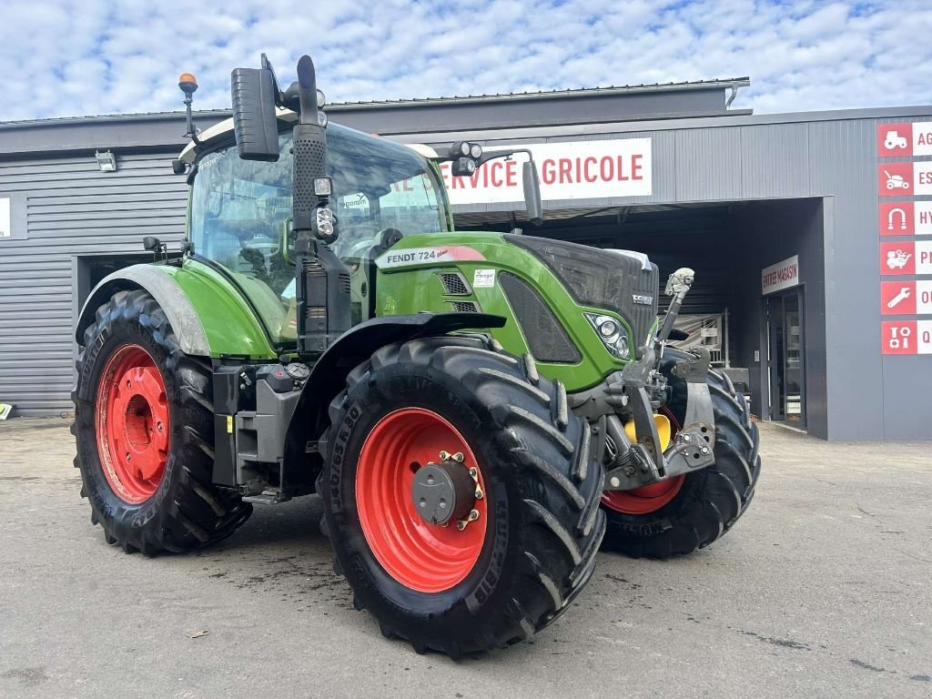 Traktor of the type Fendt 724 VARIO PROFI PLUS, Gebrauchtmaschine in BOULOGNE SUR GESSE (Picture 1)