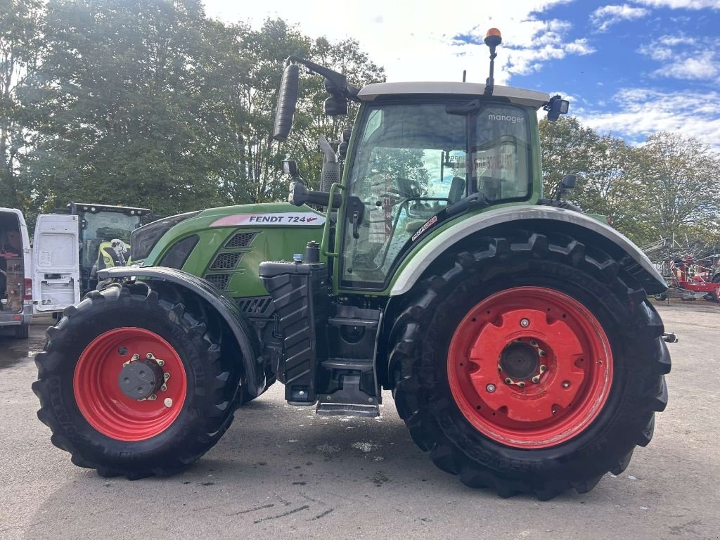 Traktor van het type Fendt 724 VARIO PROFI PLUS, Gebrauchtmaschine in BOULOGNE SUR GESSE (Foto 3)