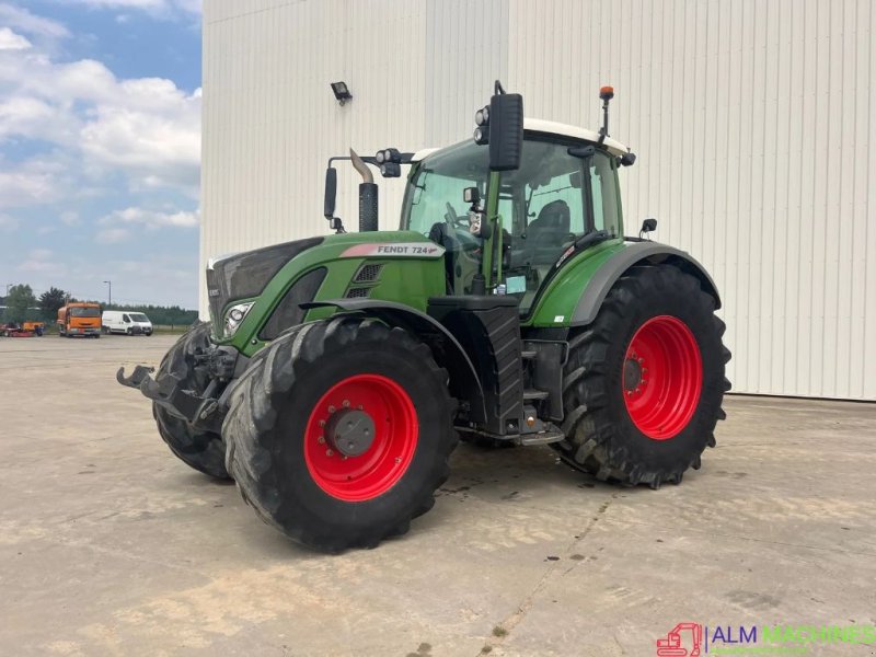 Traktor des Typs Fendt 724 Vario Profi Plus, Gebrauchtmaschine in LAARNE (Bild 1)